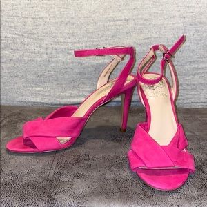 Vince Camuto Fuscia soft suede sandals 3” -8M